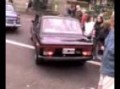 Dos autos que se van