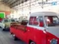 Escaparate de autos cl�sicos y deportivos en Colima