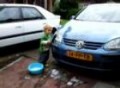 Lucas wast de auto